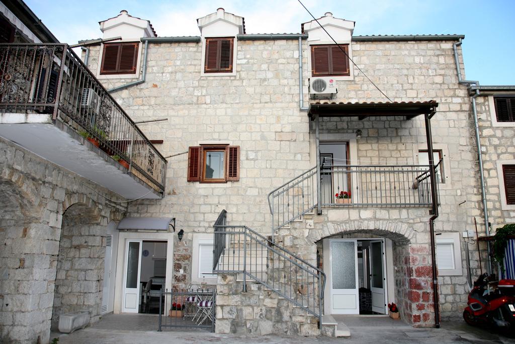 Apartments Basic Split Extérieur photo